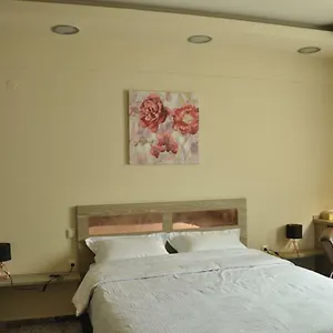 Agias Sofias Street Luxurious Appartamento